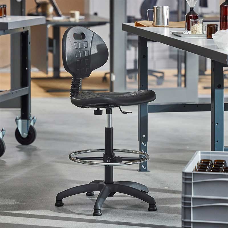 Arredamento completo per ufficio moderno