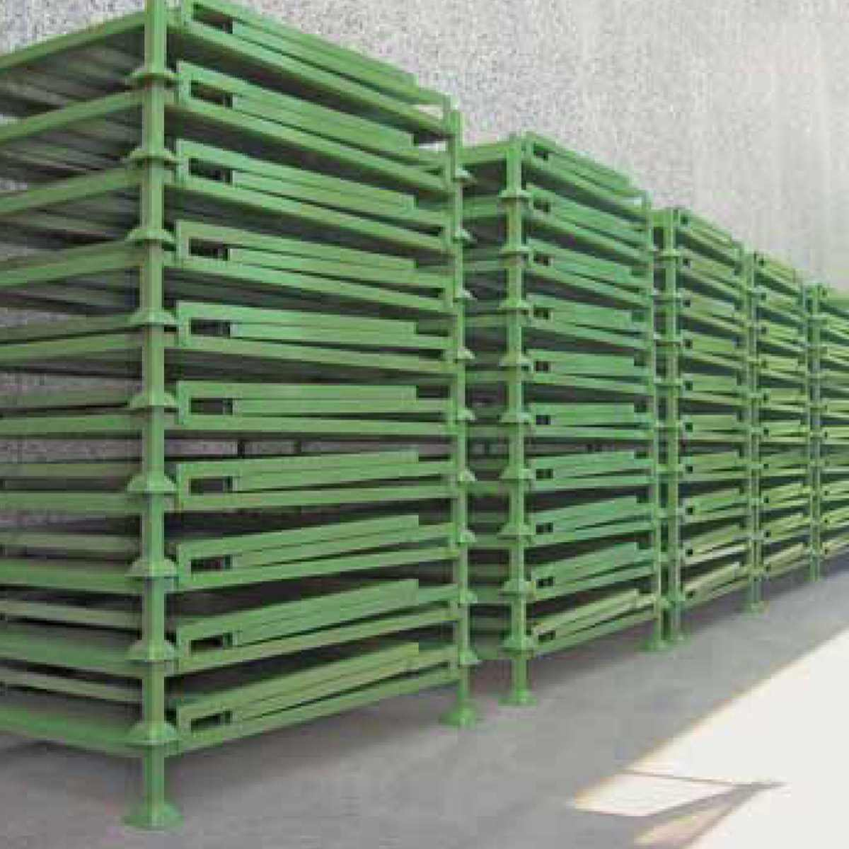 Contenitore in lamiera 2 lati abbatibili- Dim.129x109x104 (800 KG)