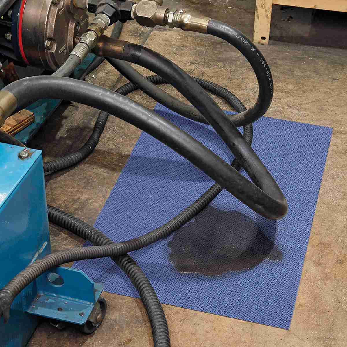 Tampone assorbente antiscivolo per pavimenti - Assorbenza totale: 3,8 LT - (10 pezzi)