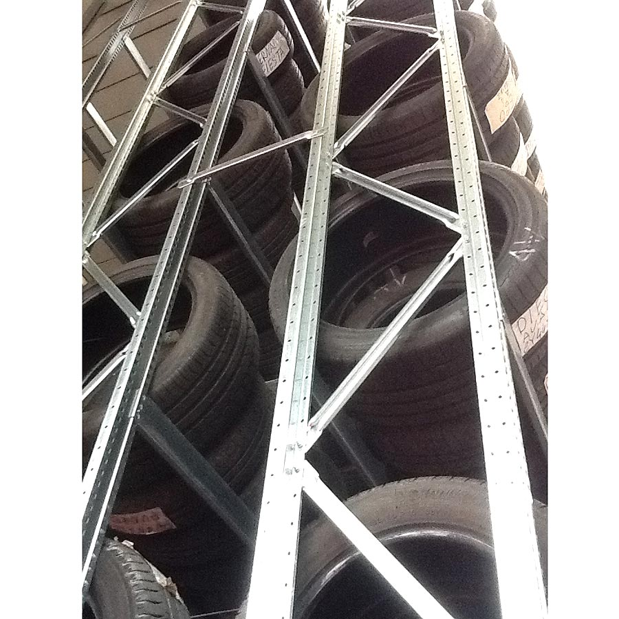 Scaffali per pneumatici per 10 gomme / cm. L.120xP.50xH.120