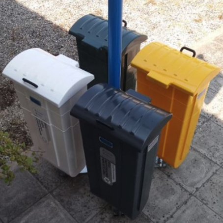 4 raccolte Lt. 90 cad,contenitori in HDPE rotaz./ coperchi con maniglia / senza pennone